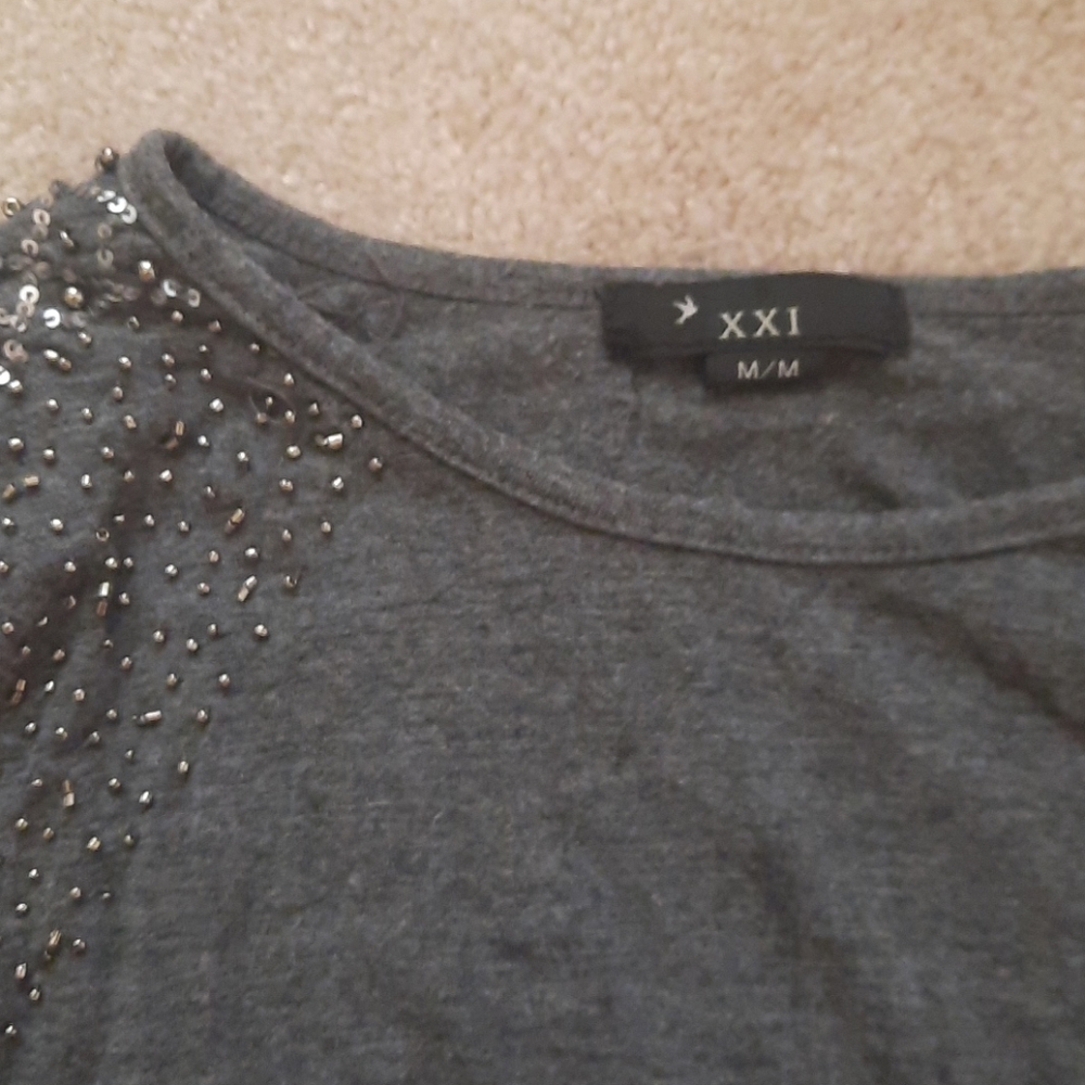 F21 Embellished‎ tee - Picture 2 of 8